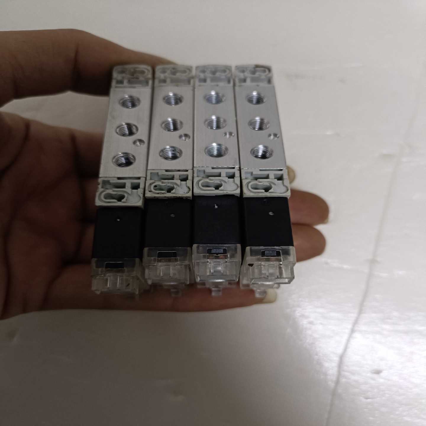 询价~费斯托电磁阀VUVG-LK10-M52-AT-M5-1H2L