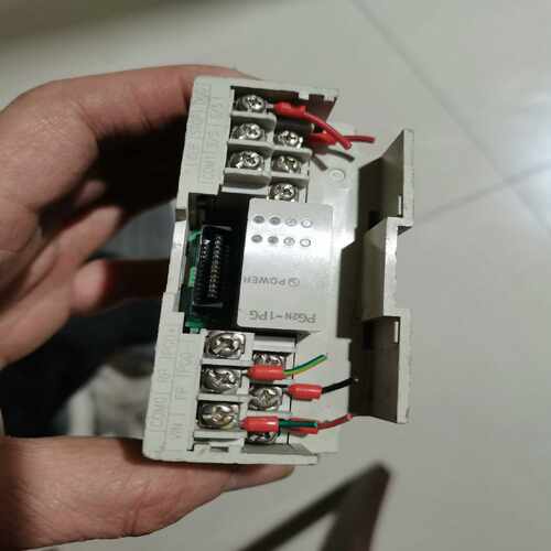 定位模块PG2N-1PG，功能缺盖板实物图。询价