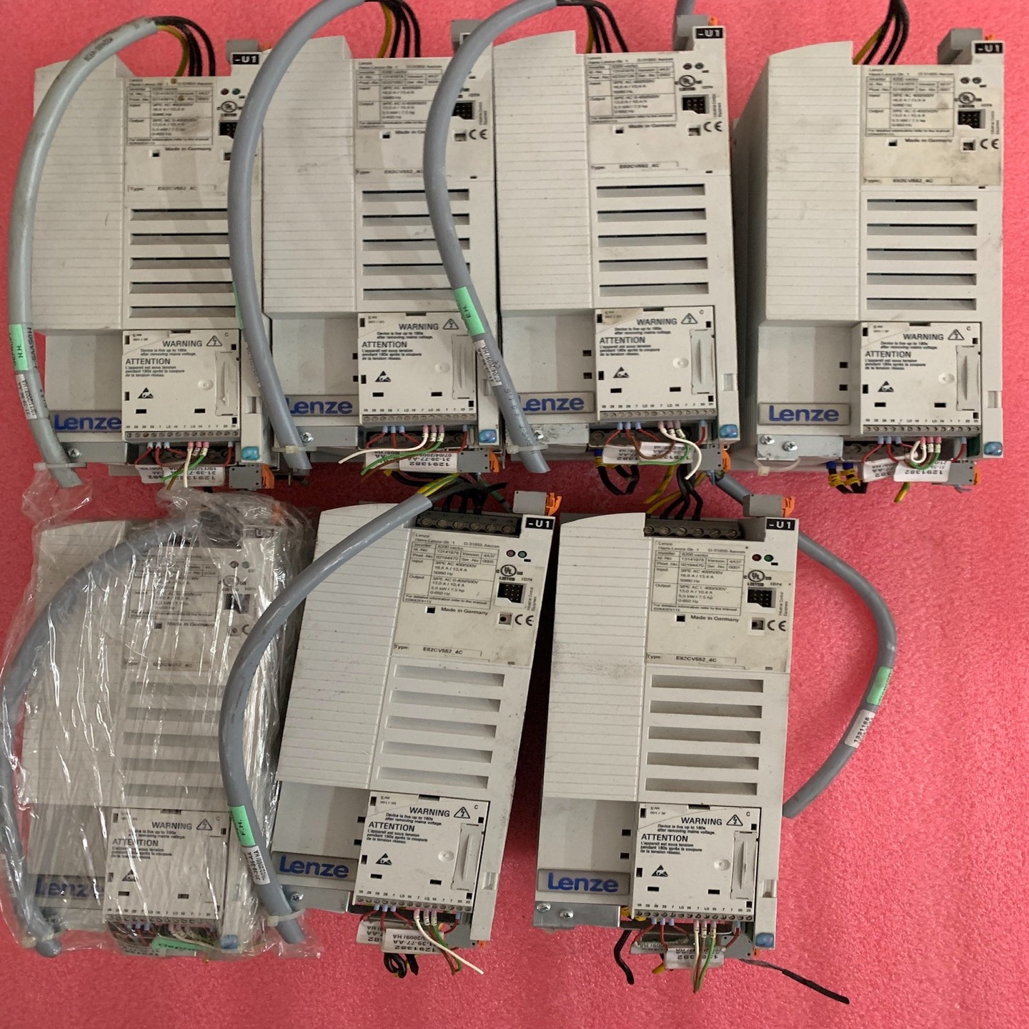 伦茨变频器E82CV552_4C，实物拍照，~询价