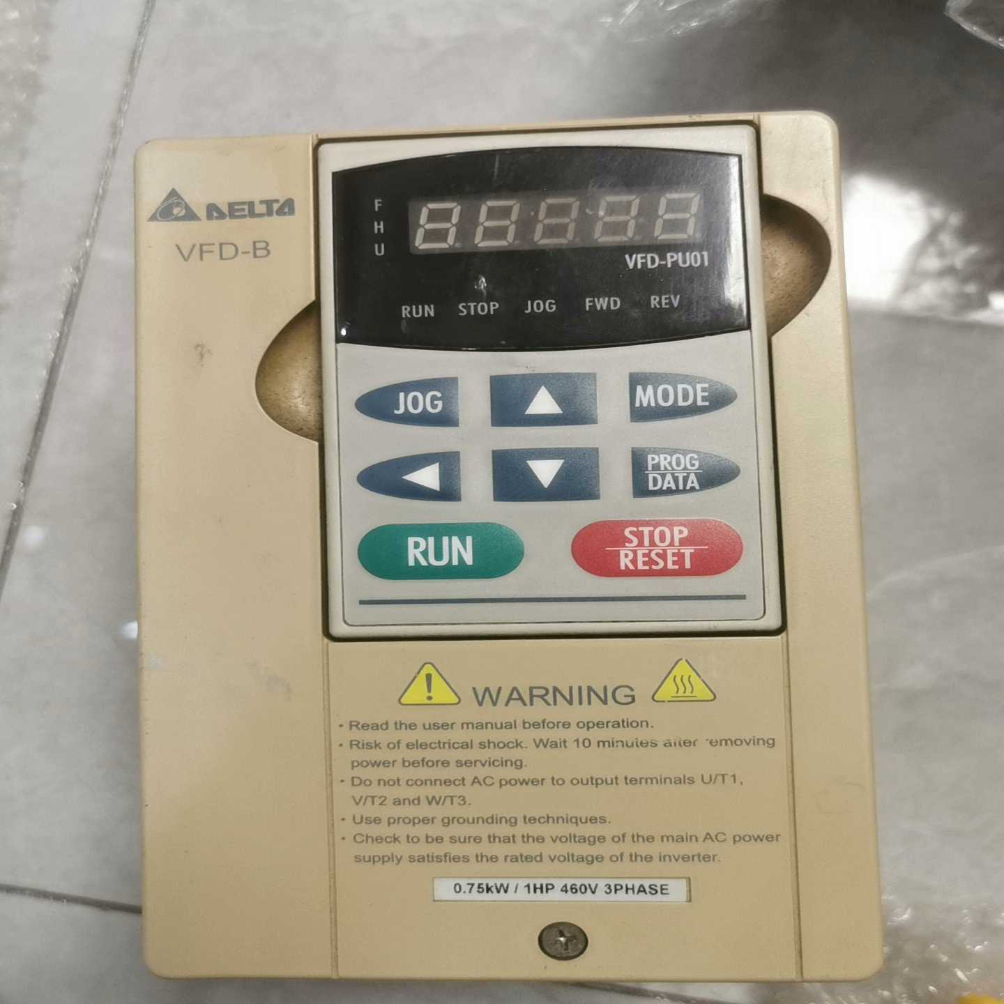 台达变频器VFD007B43A，0.75KW变频器，实物图询价