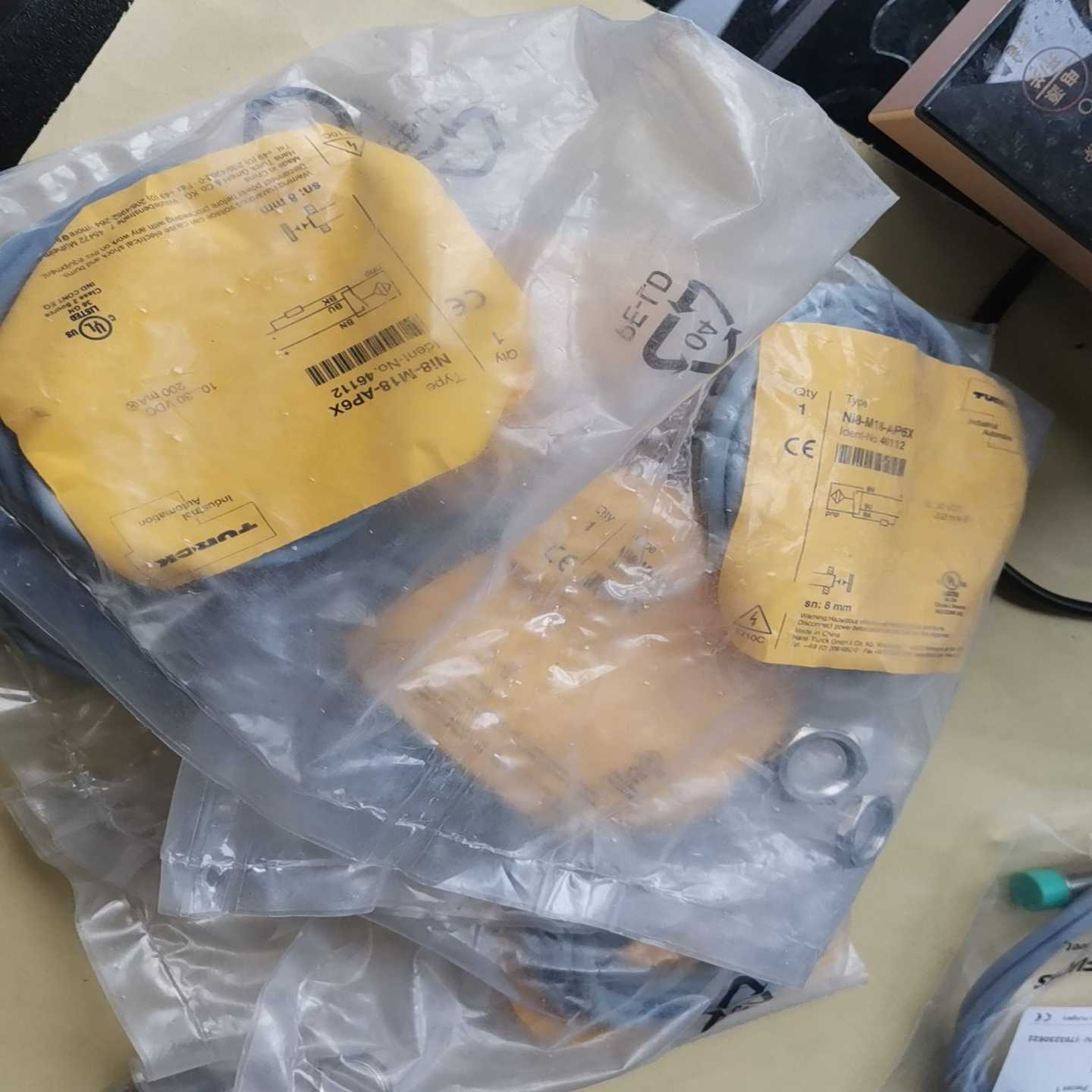 德国TURCK传感器NI8-M18-AP6X有9个，12~询价