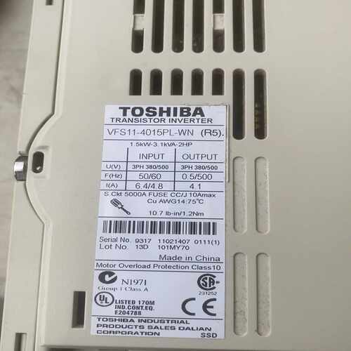 东芝变频器1.5KW，VFS11-4015PL-WP，VF-~议价