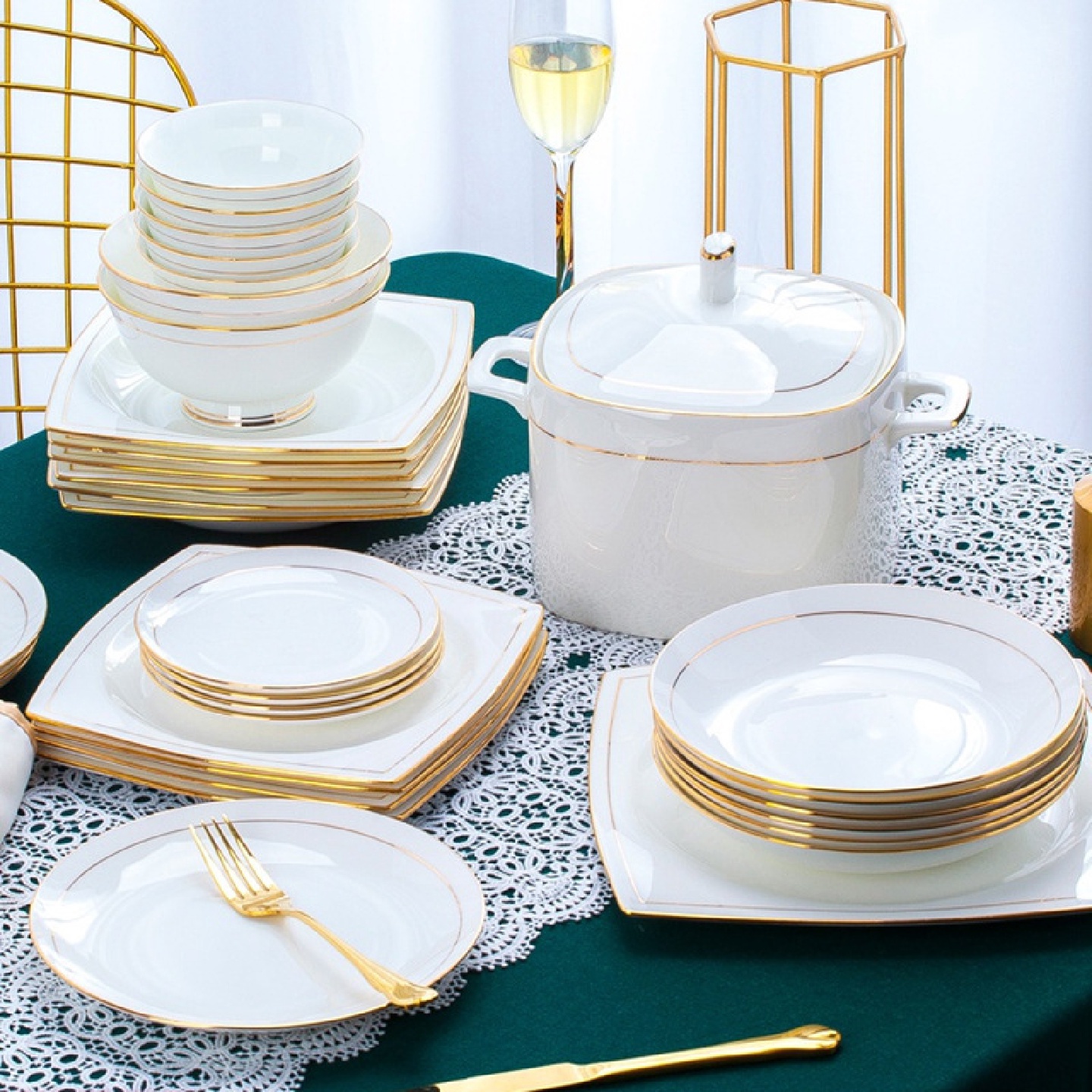 碗碟套装家用景德镇骨瓷餐具套装欧式简约金边陶瓷碗盘碗筷组合