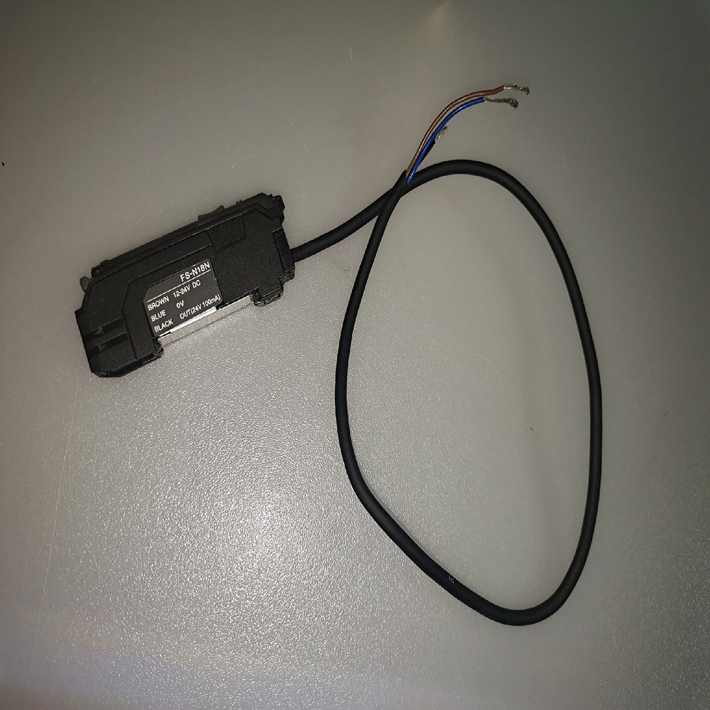 基恩士数字光纤传感放大器FS-N18N.总长49公分--议价商品