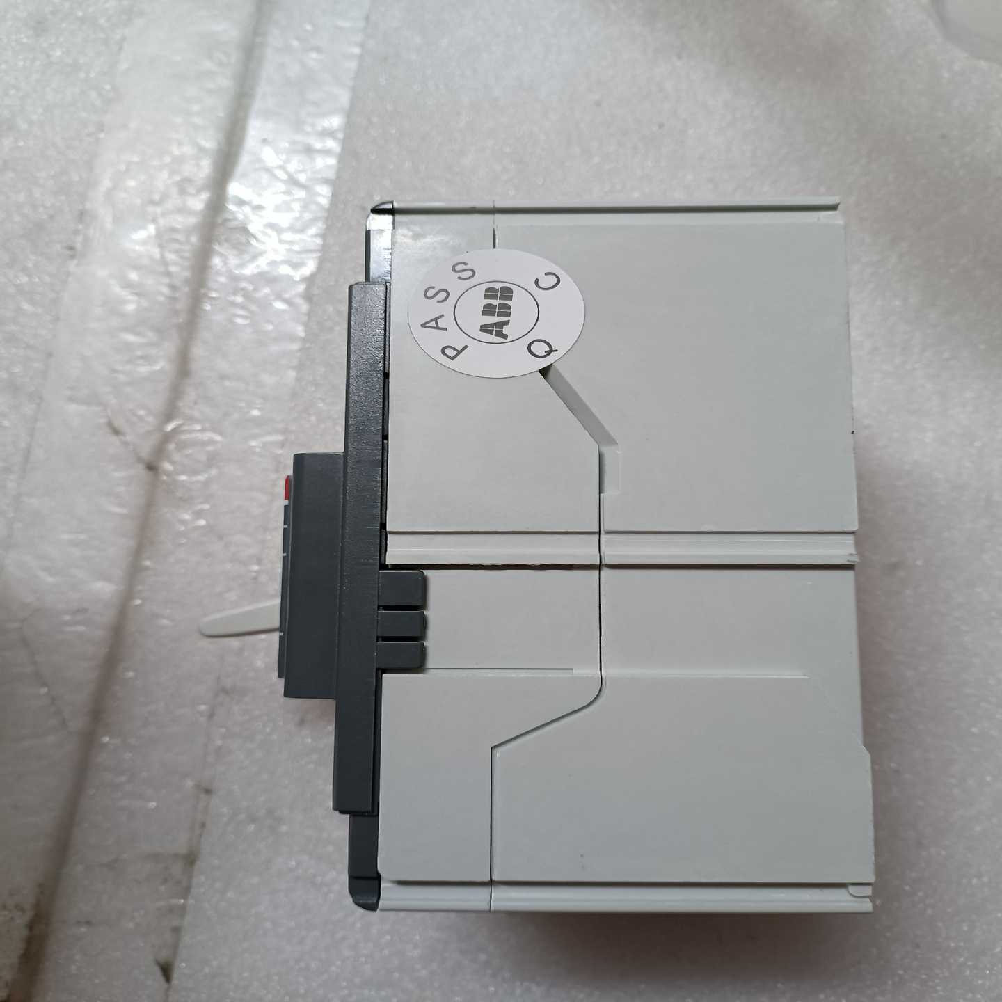 (询价)ABB塑.壳断路器XT1C160  TMD25/450