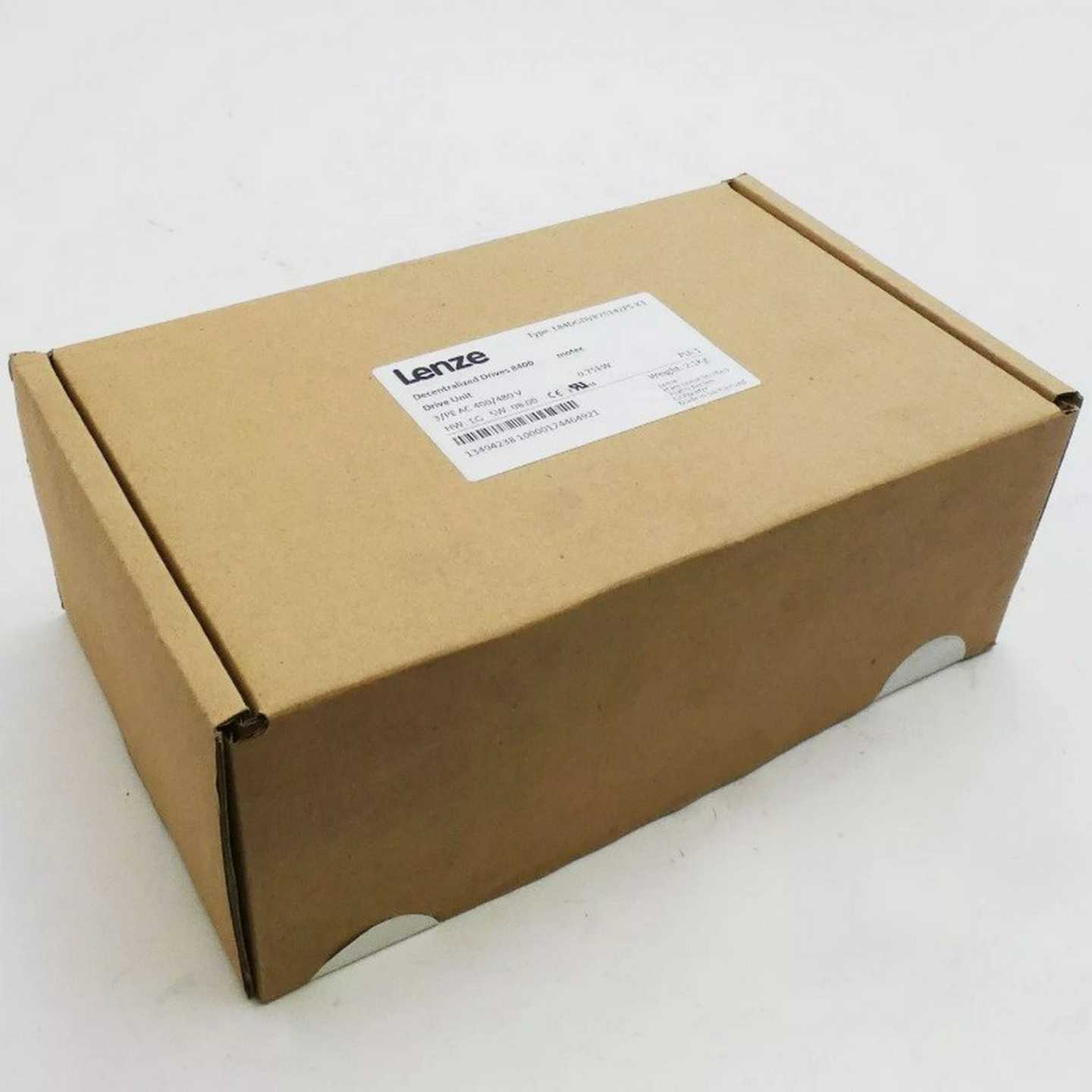 全新Lenze E84DGDVB15242PS-D0  E84AVSCE5514VB0驱动器 包邮