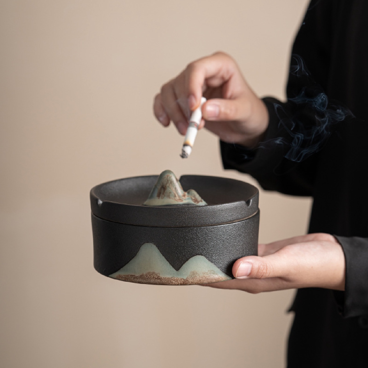 创意烟灰缸时尚家用装饰客厅办公室个性潮流高级感陶瓷带盖防飞灰