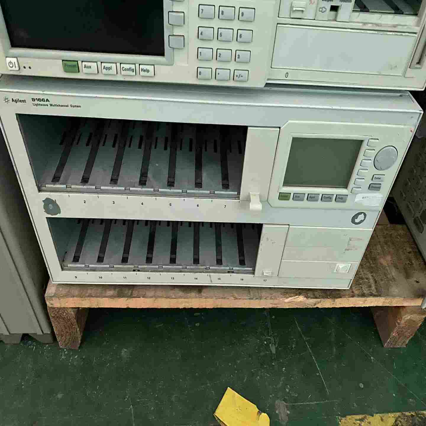询价~安捷伦8166A多模块主机，机器功能正常，很漂亮有兴趣私
