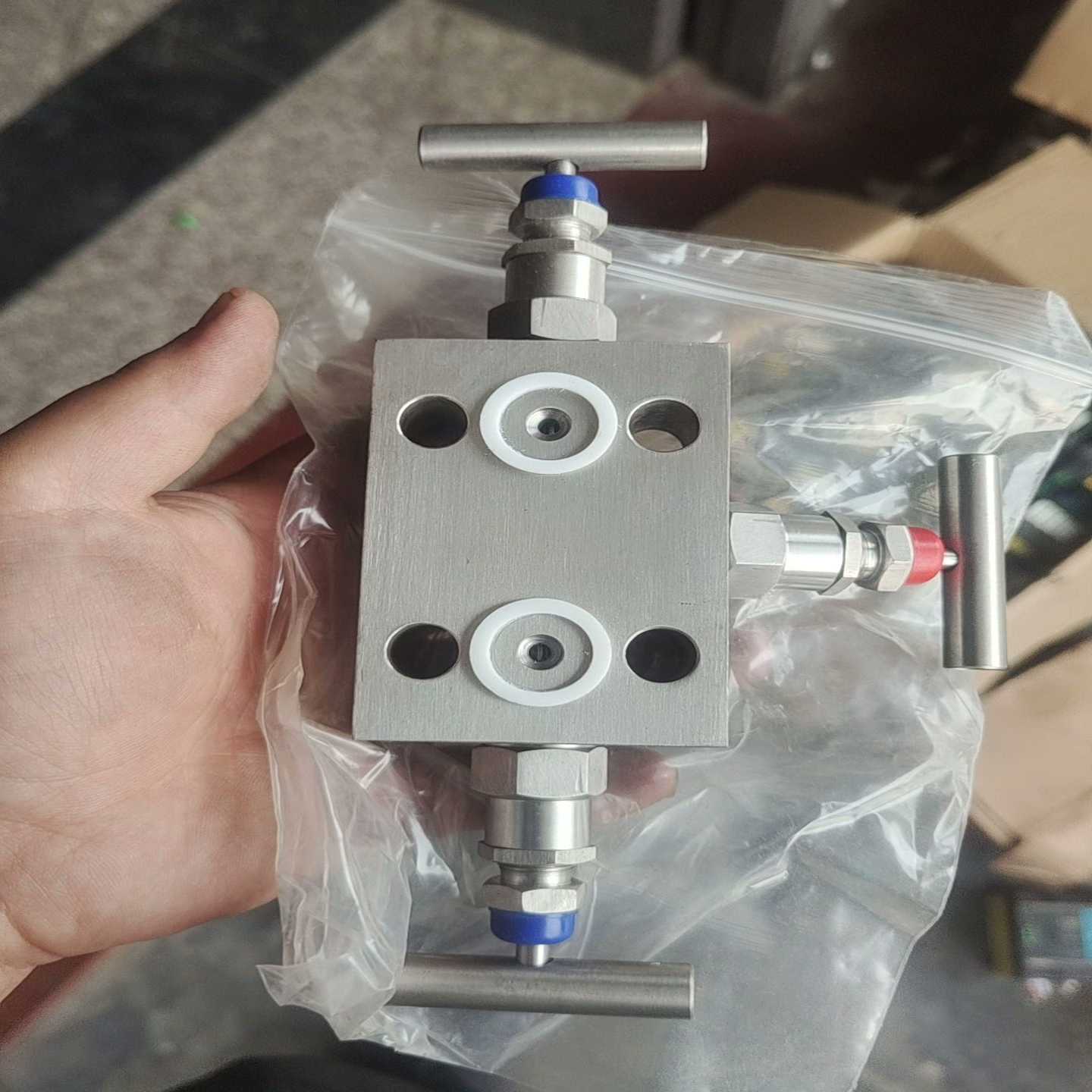 【议价】耐高温高压三阀组,适用