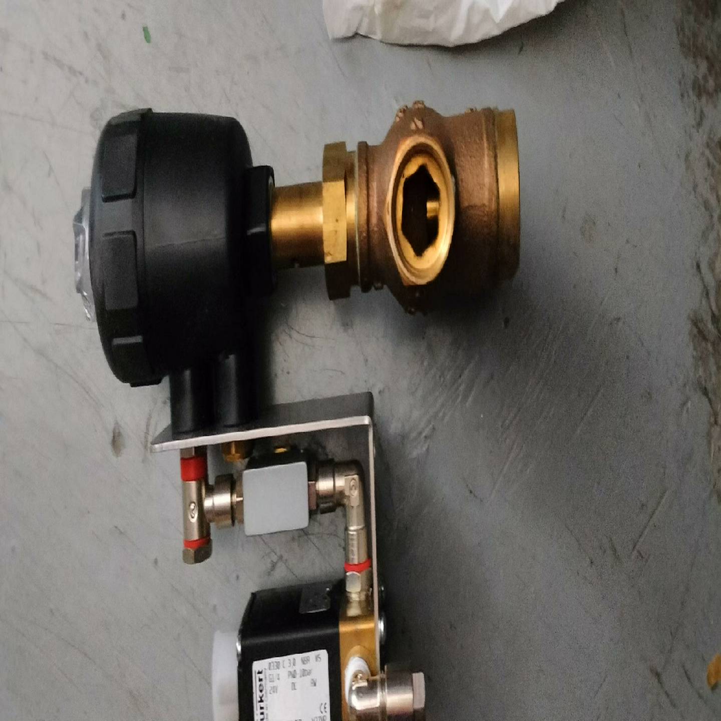 诺冠3703防爆线圈，230v 未拆封，一包两个，单~询价