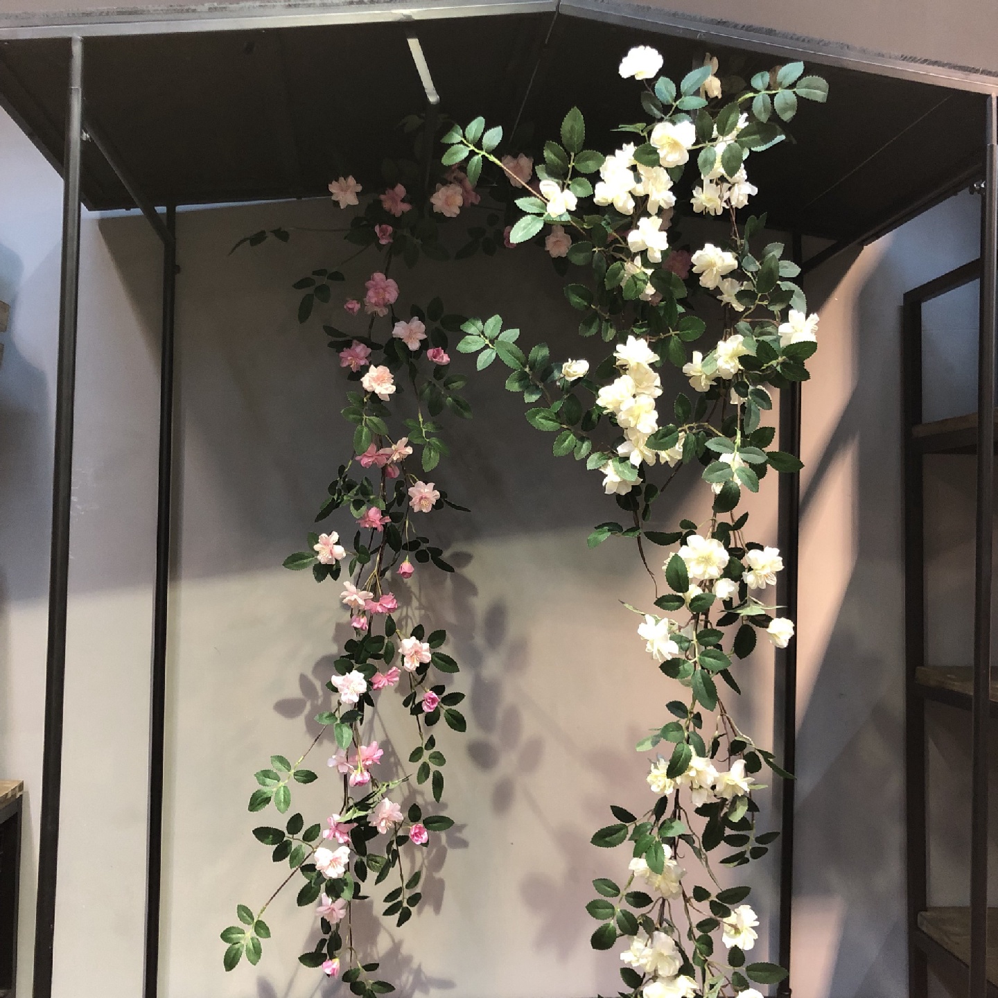 仿真玫瑰花藤蔷薇藤蔓假花藤条管道造景软装装饰缠绕爬藤绿植壁挂