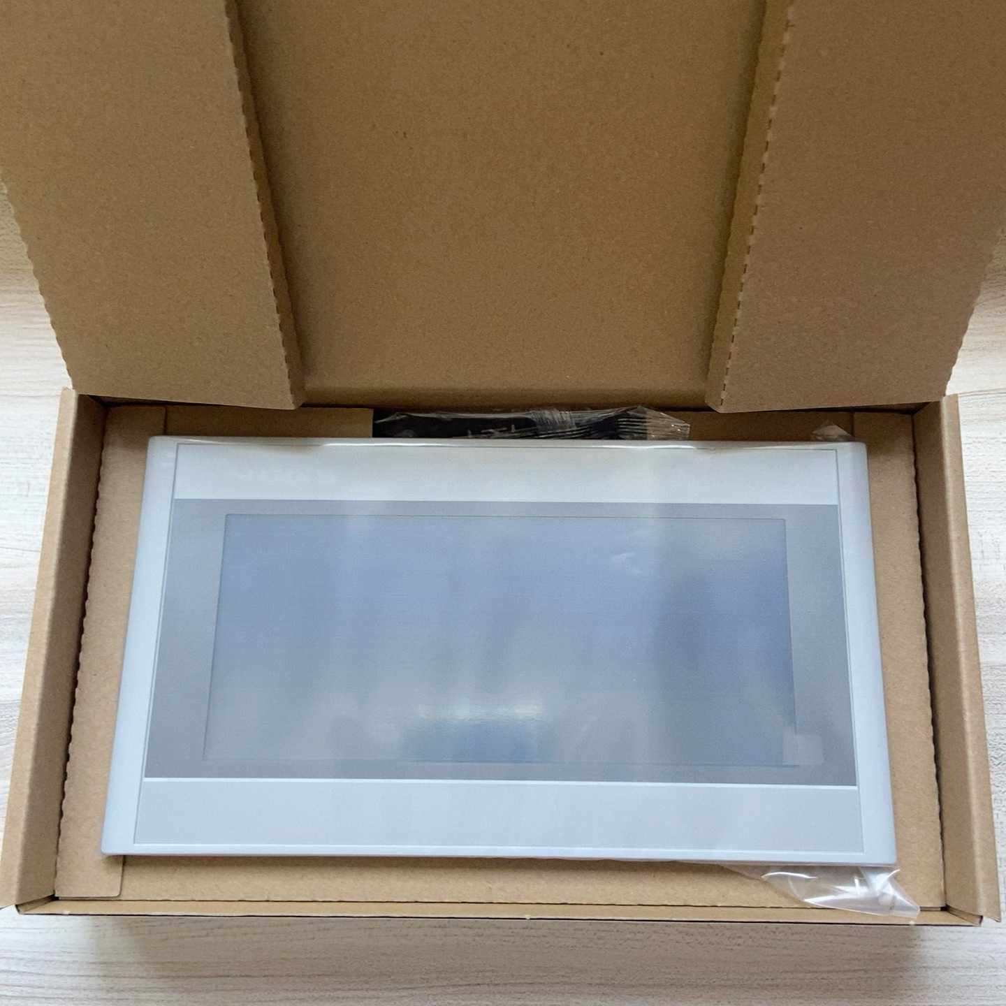 询价~TPC7022Ei   昆仑通态触摸屏  未拆封