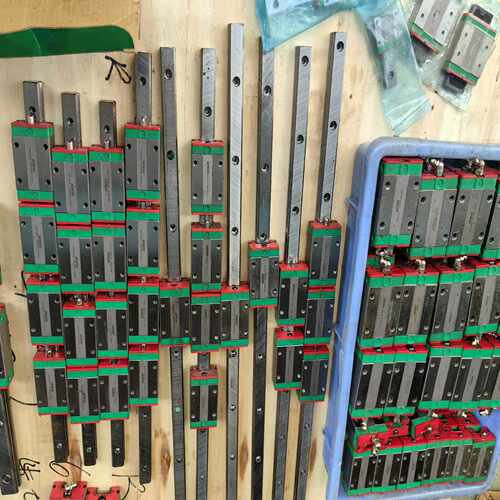 上银滑块EGH15 ，EGH20，EGH25等，轨长350-~询价