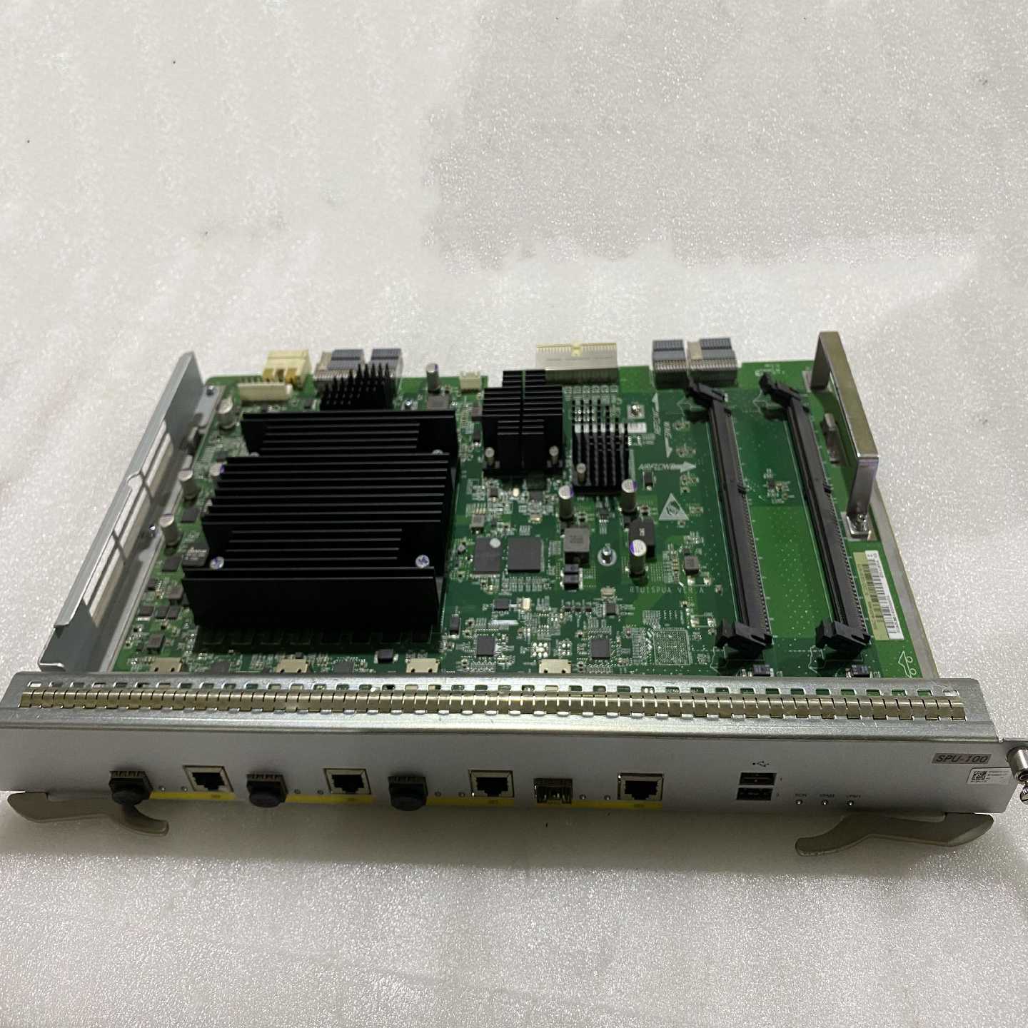 锐捷RG-RSR20-X-28路由器，客户公司因换30设备了