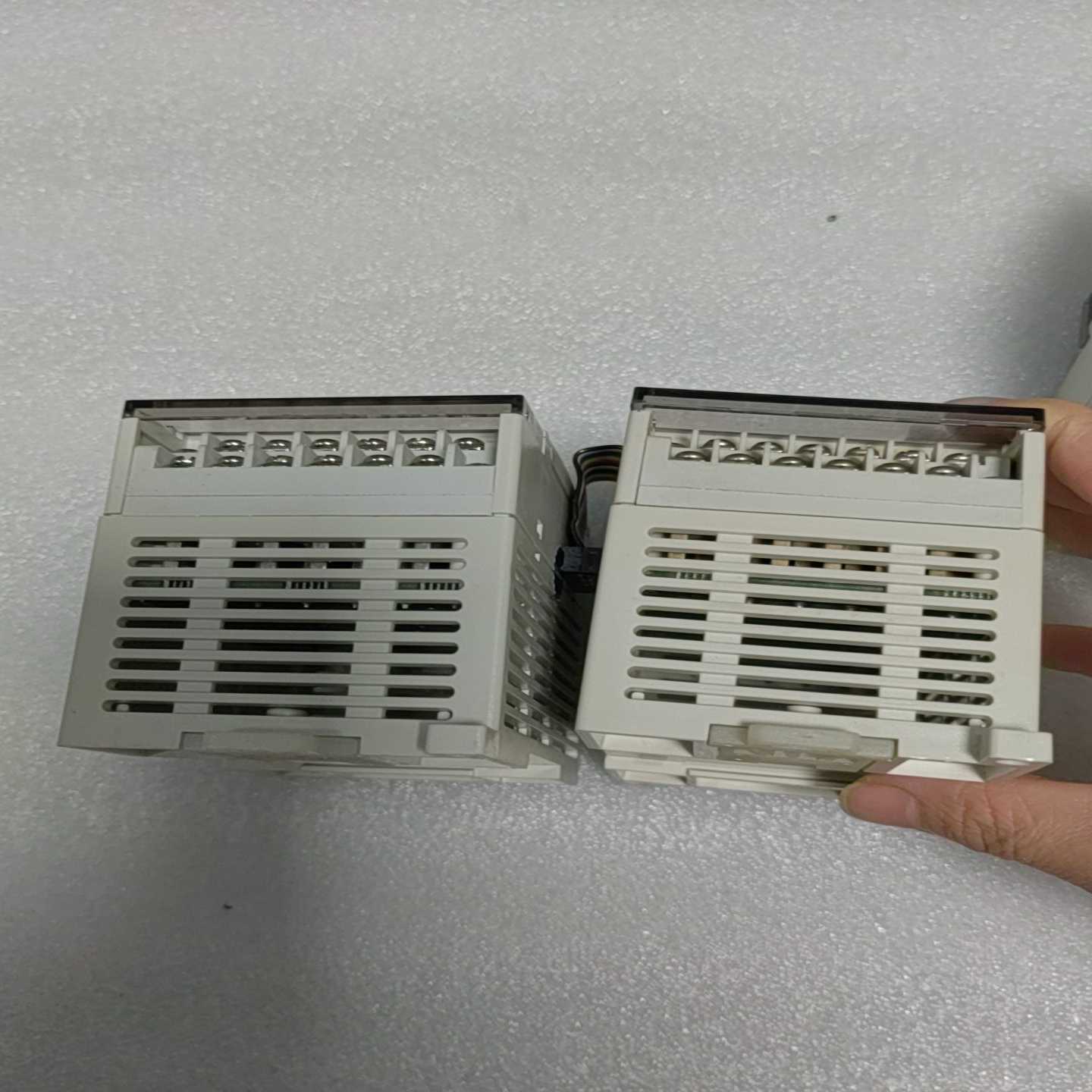 钟铮柜锁A400-1十字带盖转舌开关电器仪表柜门锁工业用锁黄