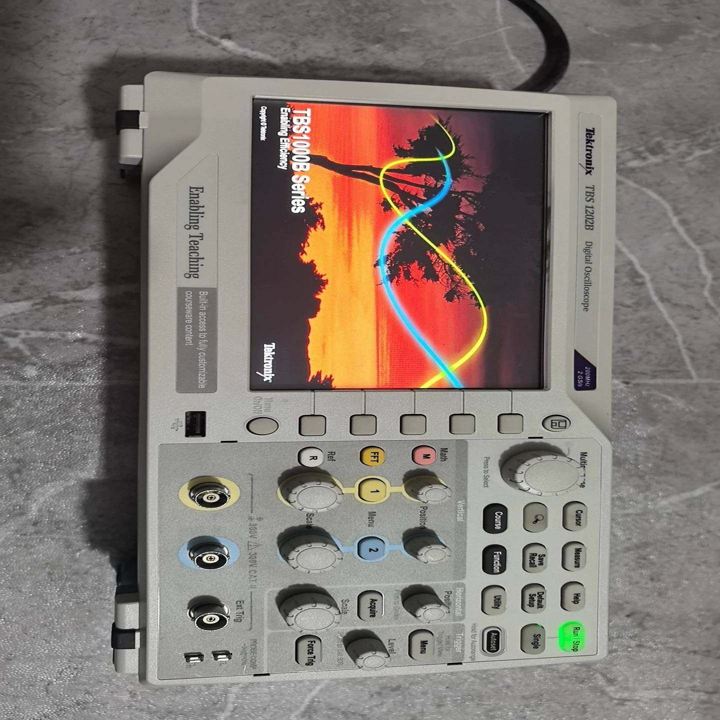 泰克TBS1202B示波器，200MHz带宽，2G采样率，7--议价商品