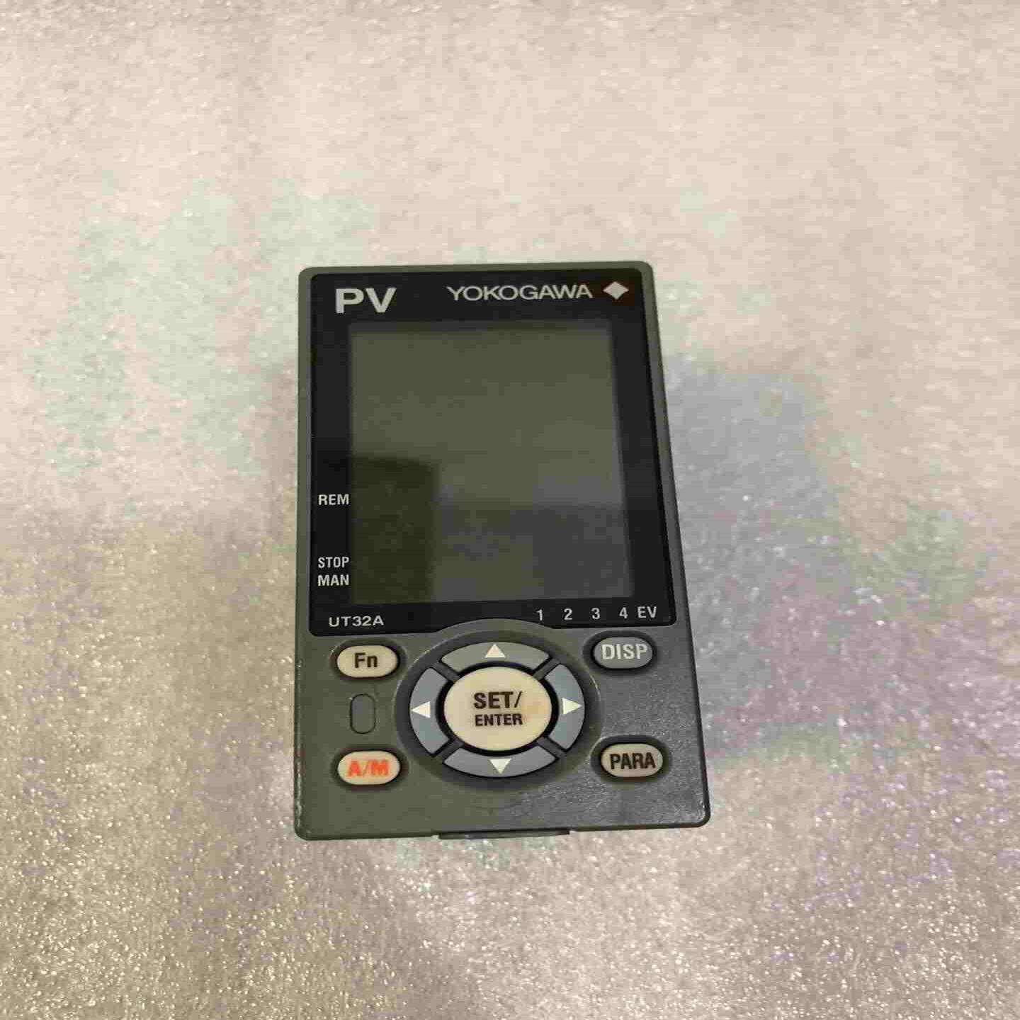 横河YOKOGAWA温控器UT32A-NNN-11-RN（佳毅工控）