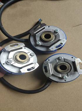 多摩川编码器TT4792N422，成色不错如图，功能正常适用