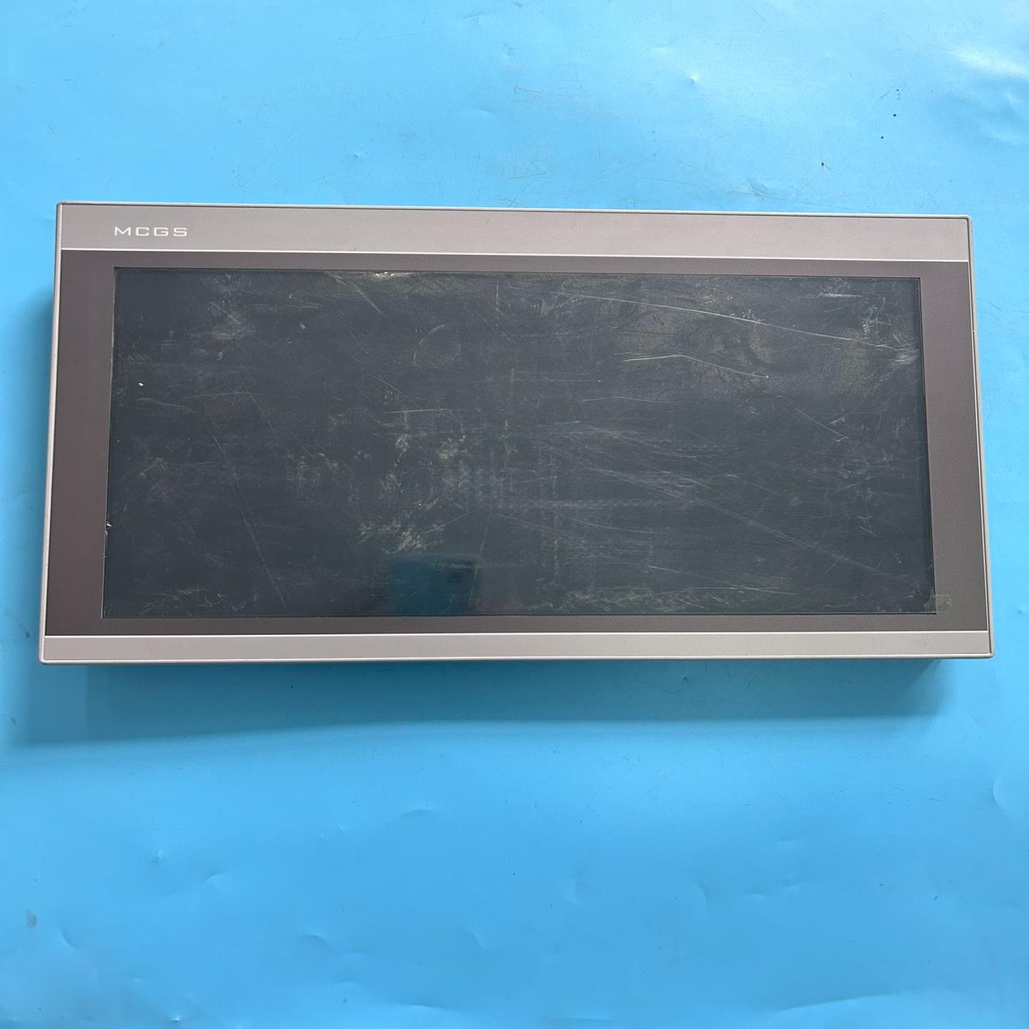 昆仑通态TPC1570Gi触摸屏带原厂保护膜议价商品