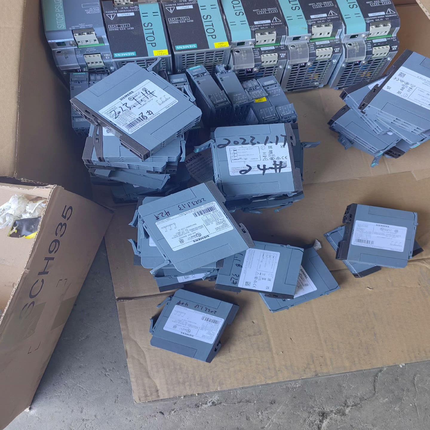 3RQ2000-2BW00/2CW00 耦合继电祖~询价