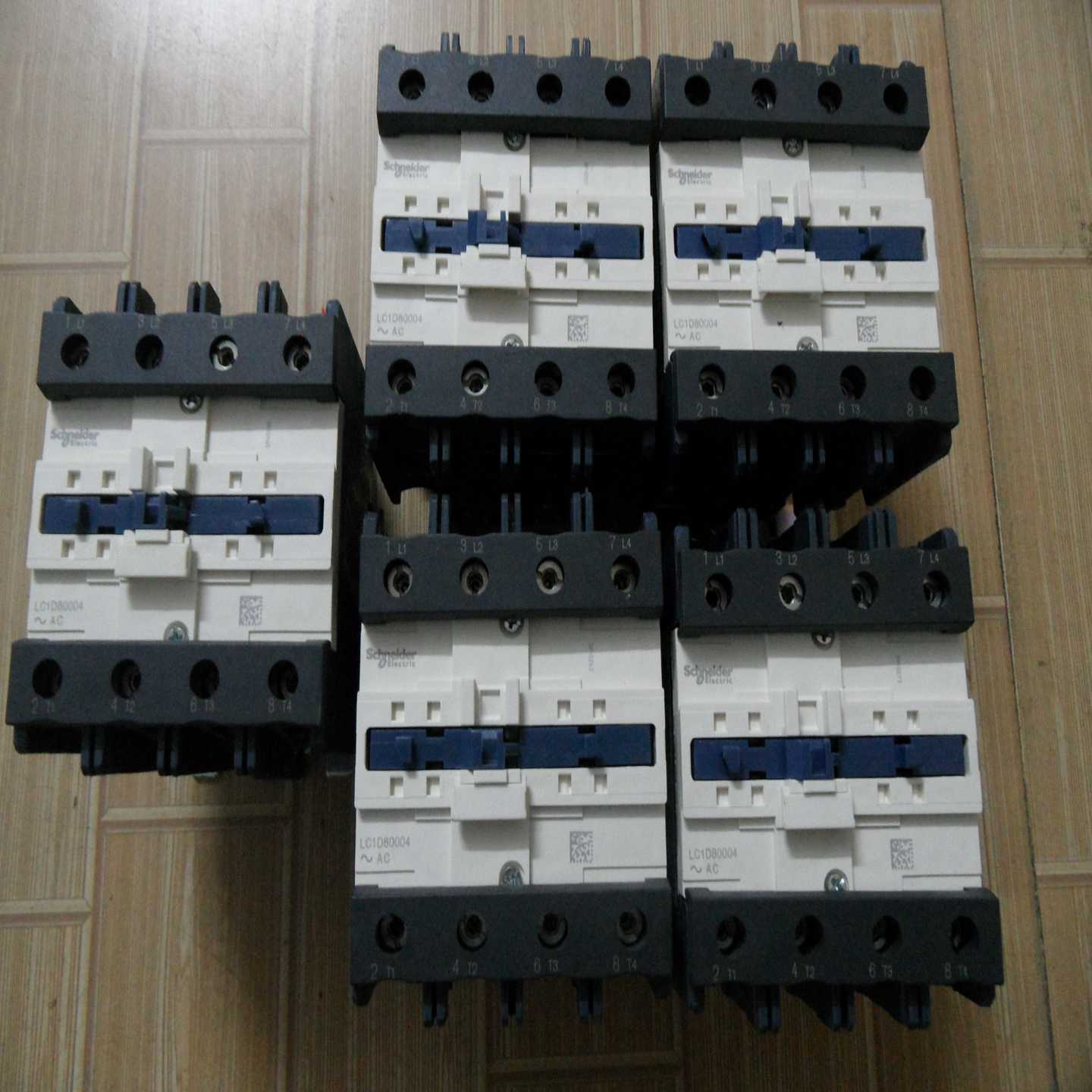 询价~四极接触器LC1D80004  220VAC全