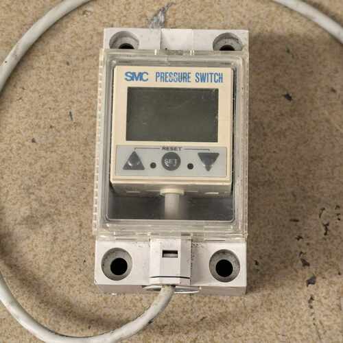 (询价)CVS100F塑壳断路器，3P100A，实物图片，原