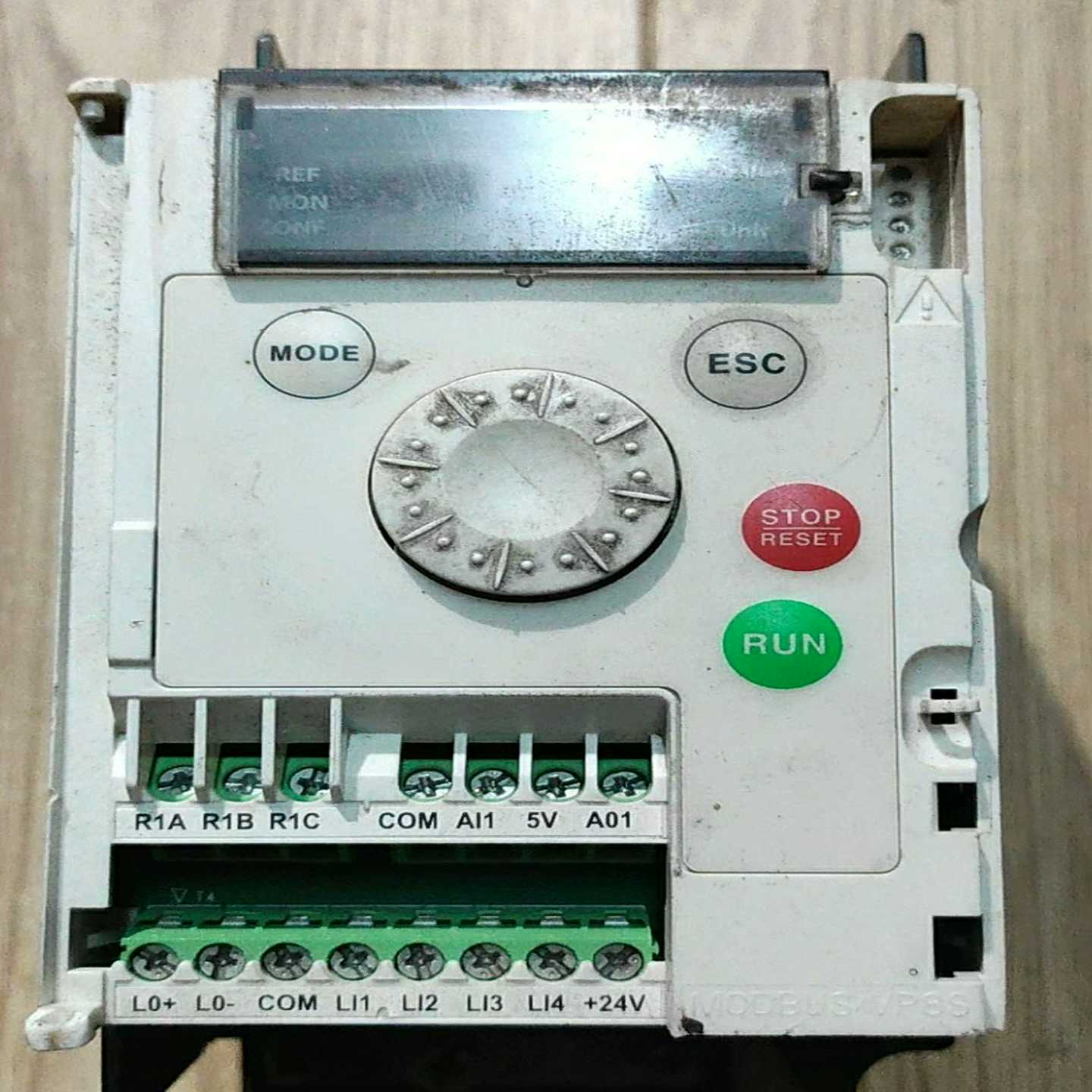 施耐得变频器ATV12H018M20.18Kw220V询价