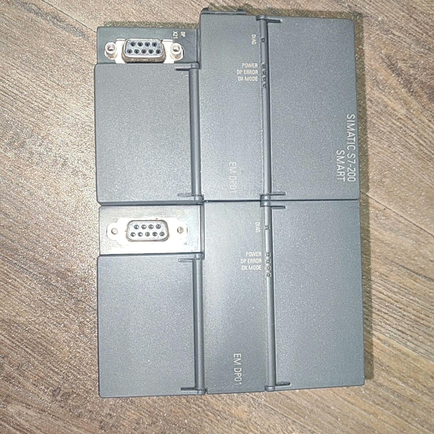 7dp01，功能正常，正面完好，侧面破损和划痕，不影响安装和~