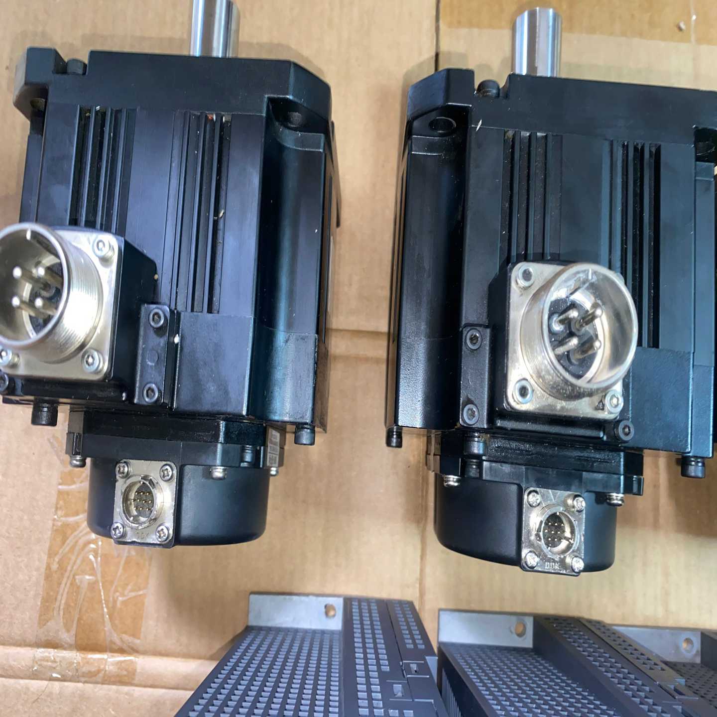 议价三菱伺服驱动器电机HF104S功能包G好，发M70测试视频现货/维