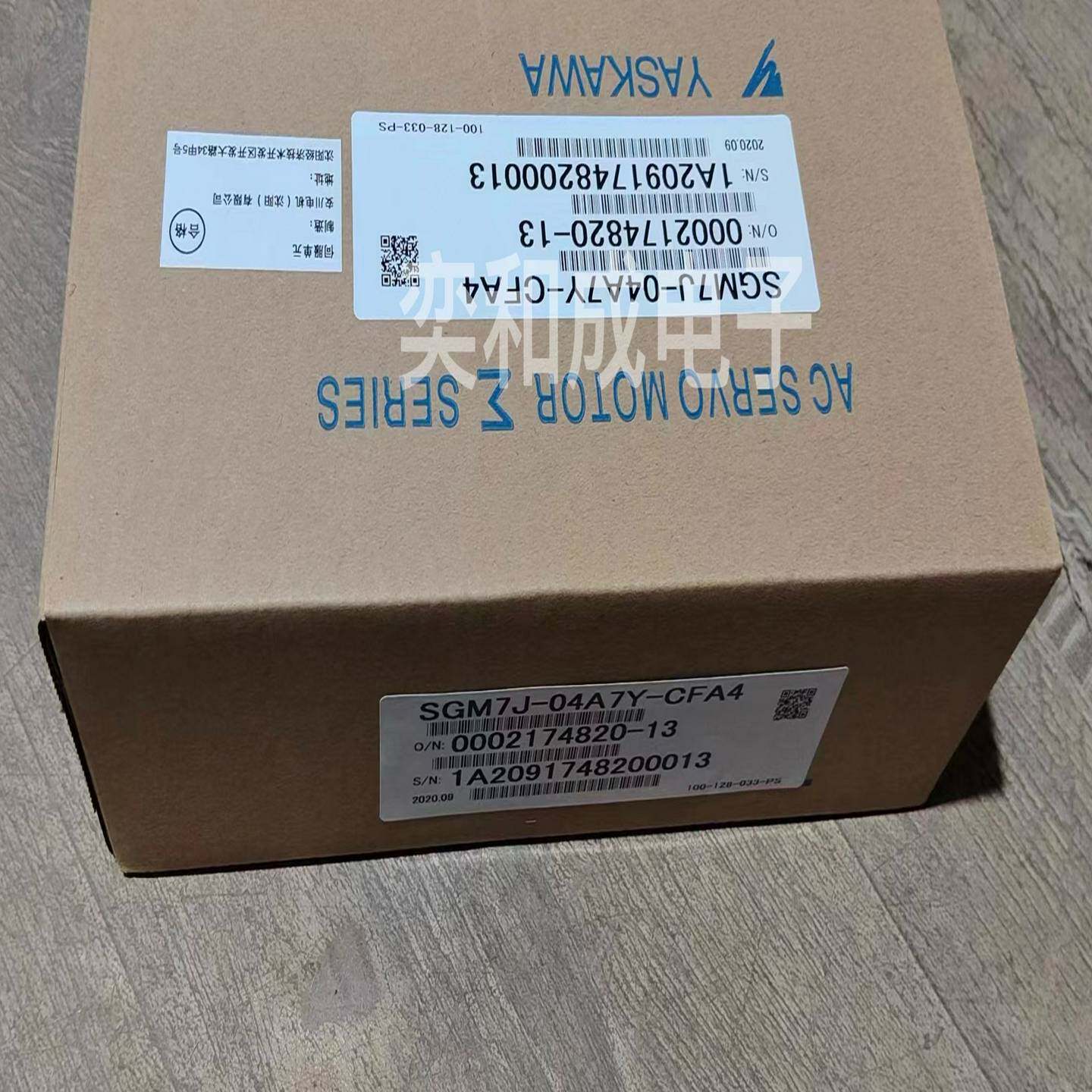 全新安川伺服马达SGM7A-10A7Y-CFC4{议价}