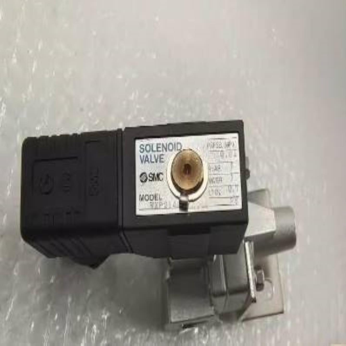 配件SMC全新电磁阀VXP2140L-04-5DZ VXP2140L-03-5G VXP214议价