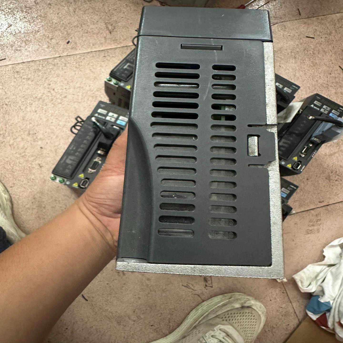 莱宝分子泵TURBOVAC50，带控制器NT10连接线齐全，~询价