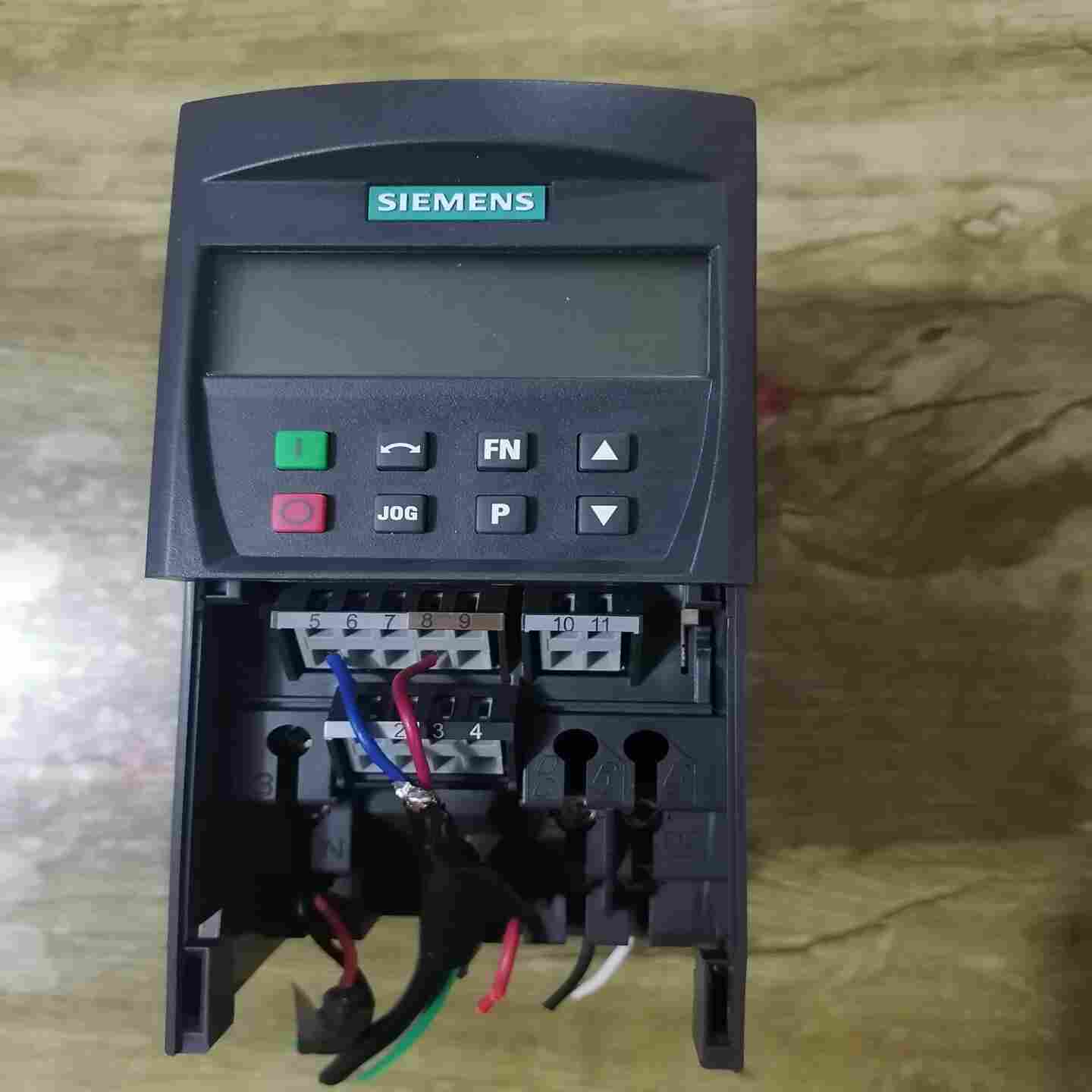 西门子变频器6ES6420-2UC17-5AA1（0.75K--议价商品