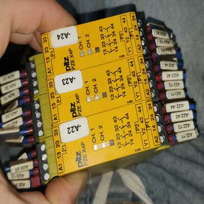 德国原装皮尔兹PILZ安全继电器PZE X4P，型号7775~议价