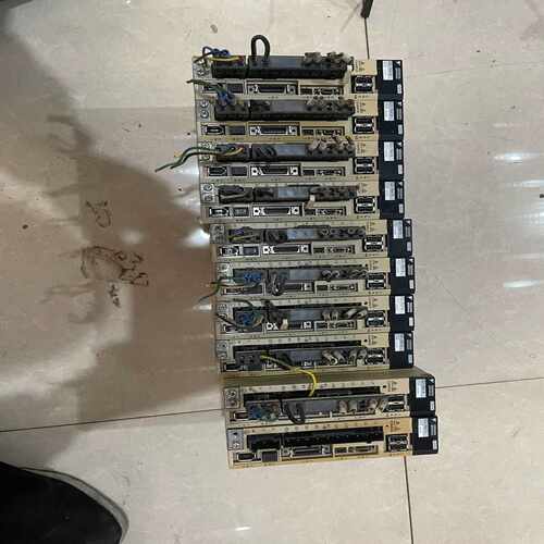 安川5系200W伺服驱动器SGDV-1R6A11B 8台 3~询价