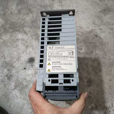 ESMD302L4TXA,.3KW变频器，实物如图，拆功能包