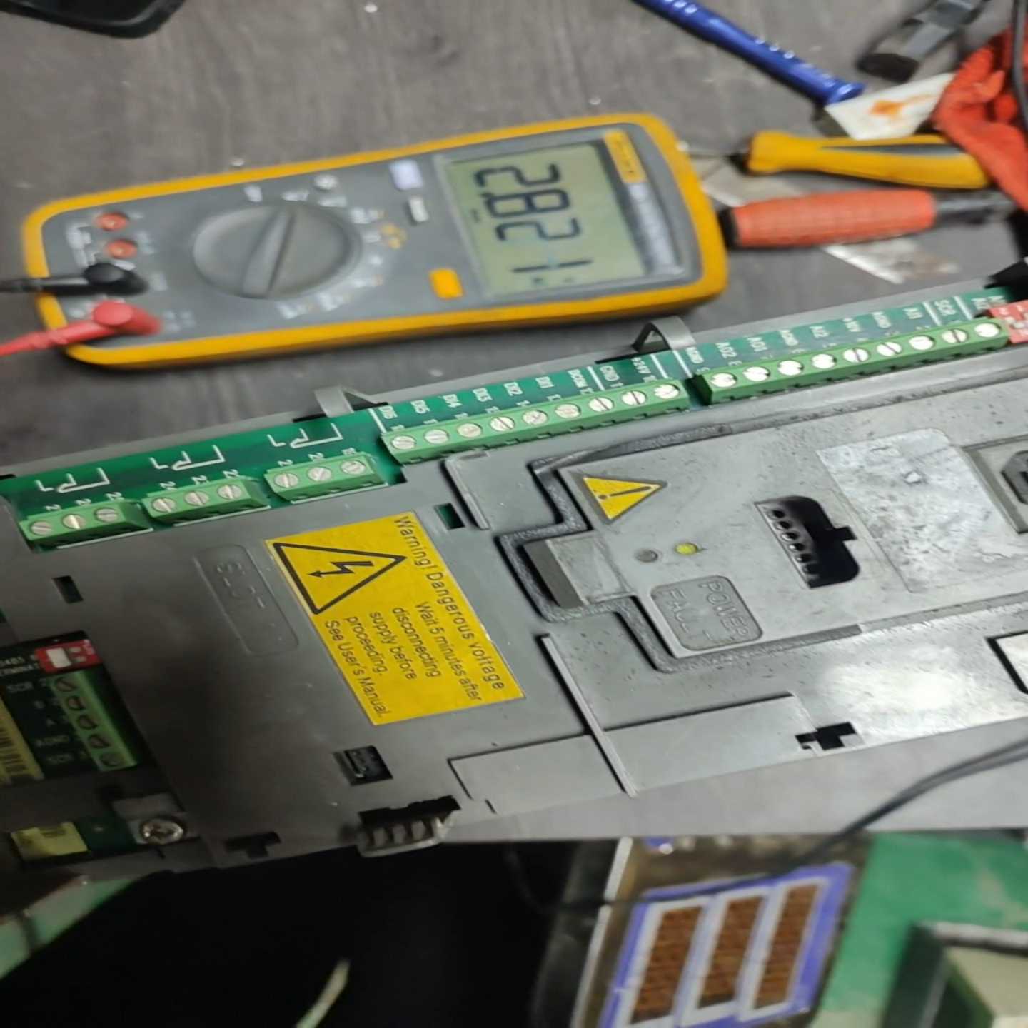 ABB变频器，型号ACS550-01-06A9-4，成色如图--议价商品