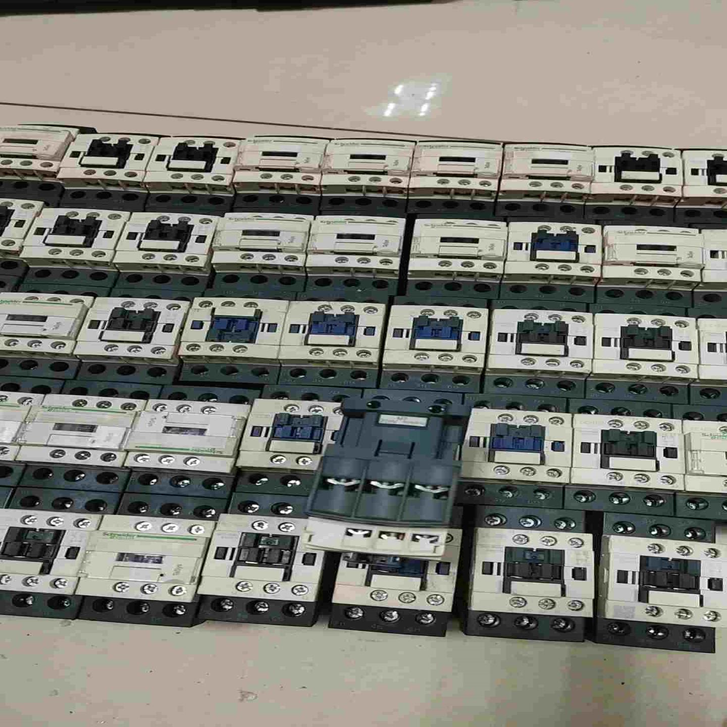 询价施耐德接触器 LC1D25M7C L AC220V 25A，议价