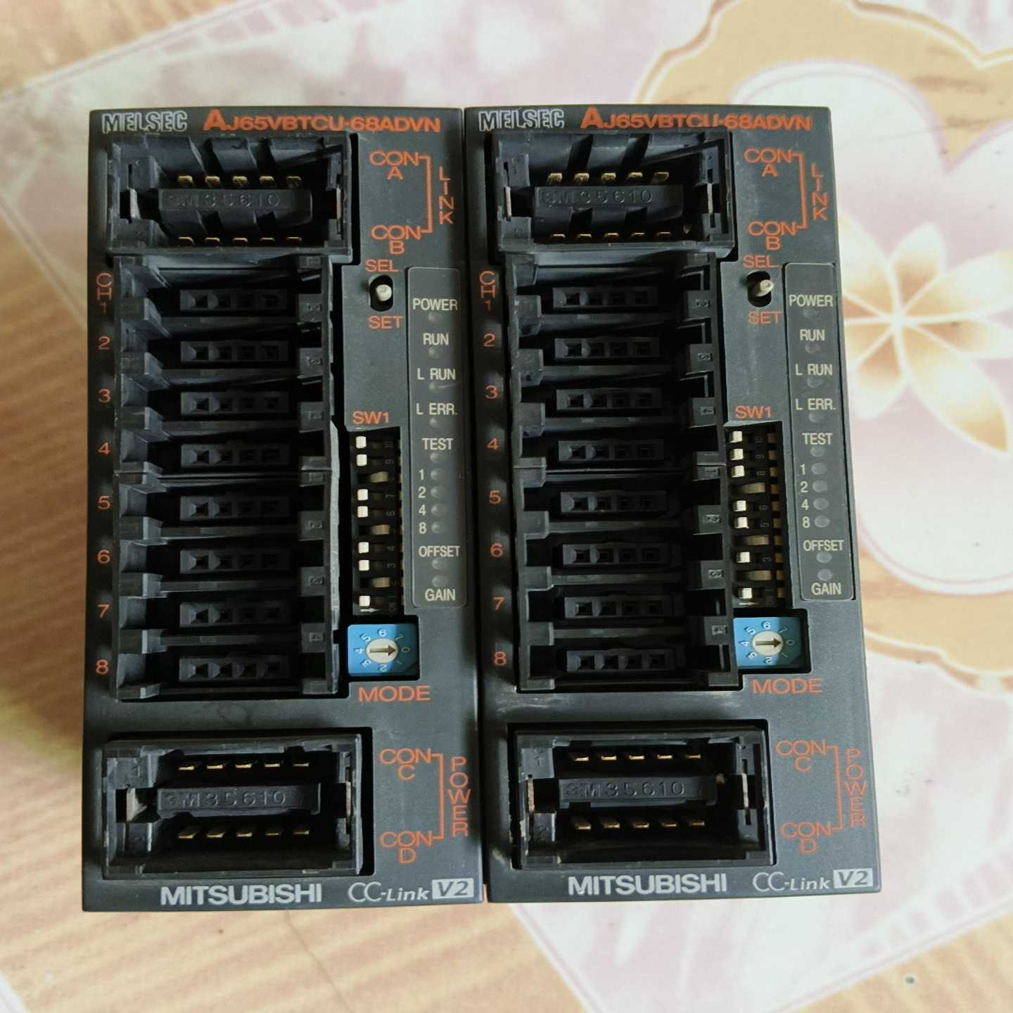 三菱模块儿两台，成色漂亮。型号AJ65VBTCU-68ADV--议价商品