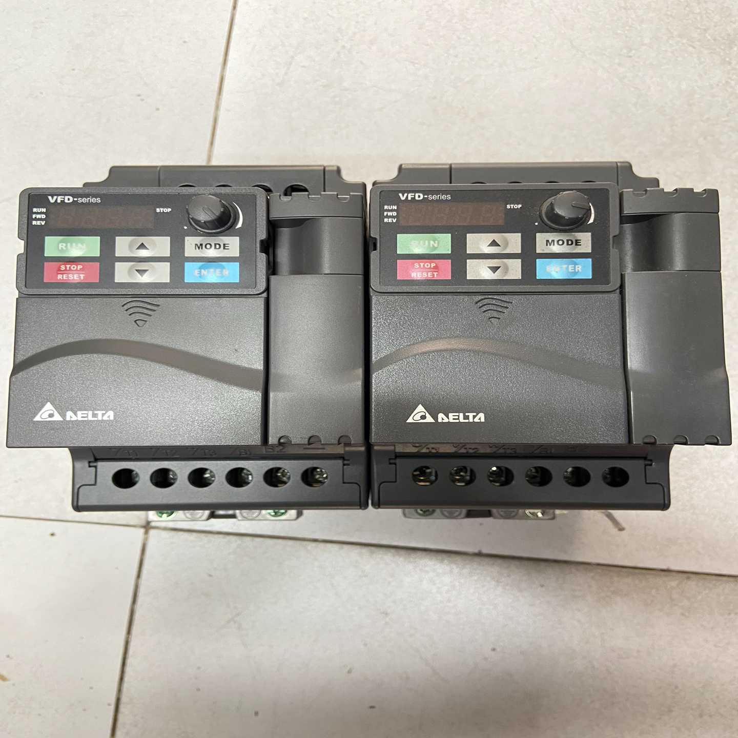 VFD022E21A，台达变频器，功能包好，实物拍摄，运费到【鑫鑫商