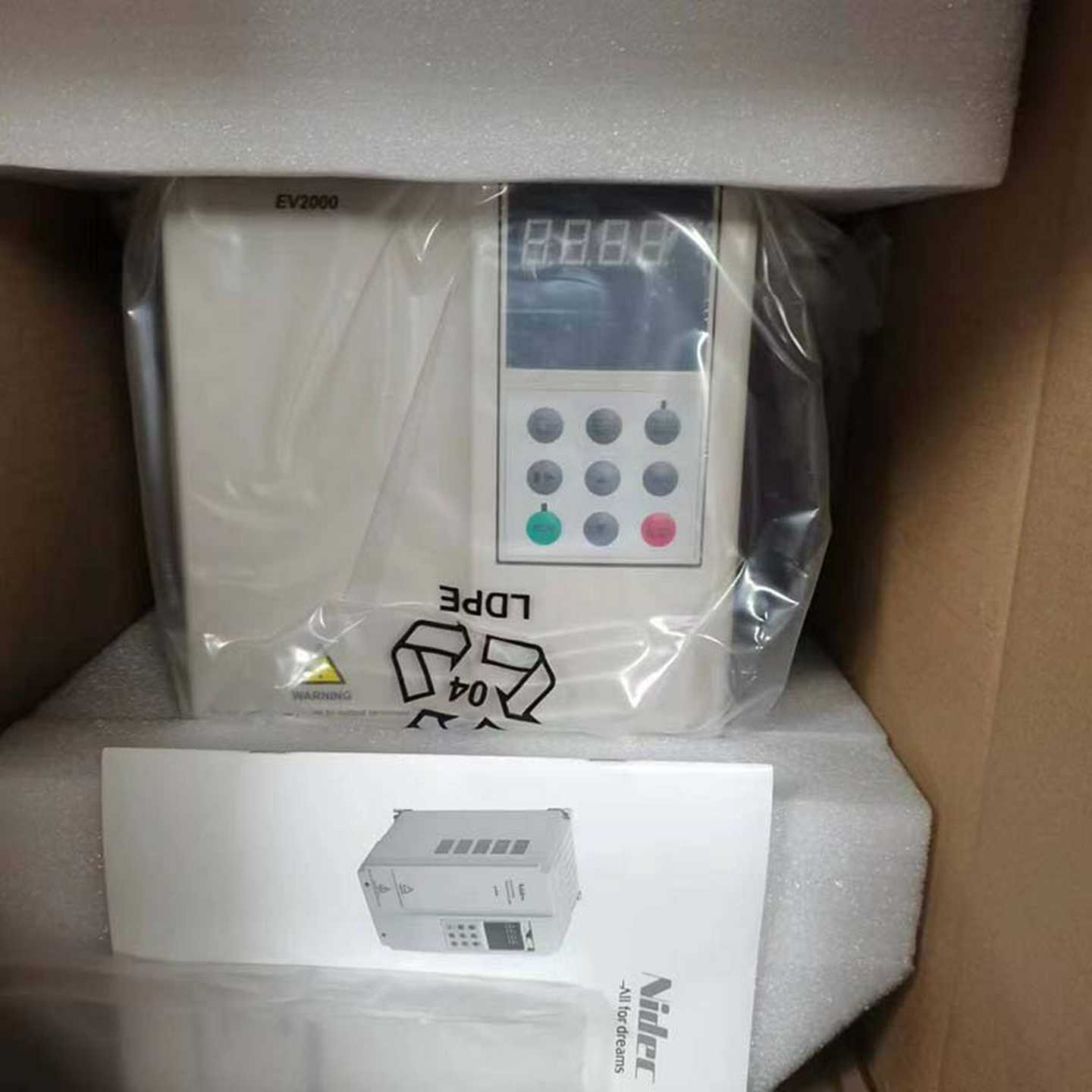 wNidec尼得科EV2000-4T0900P通用型变频器三相380V功率90KW全新