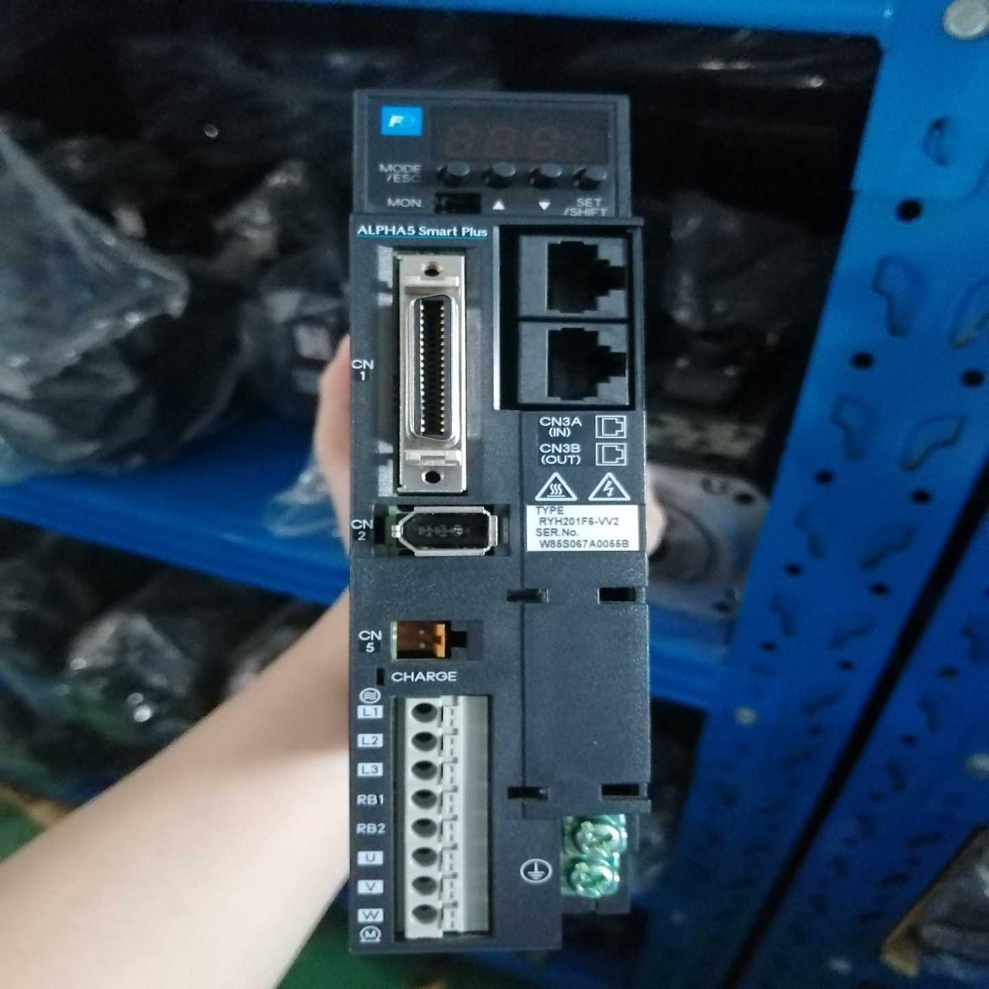 (询价)富士伺服驱动器RYH201F6-VV2 200W