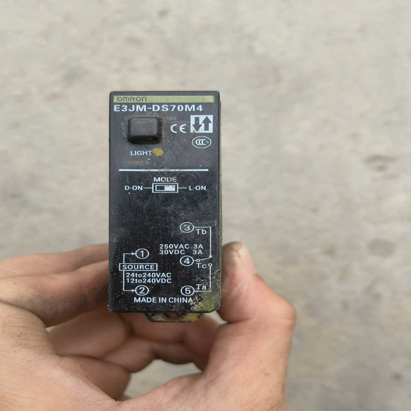 询价光电开关E3JM-DS70M4,件,成色如图,有需