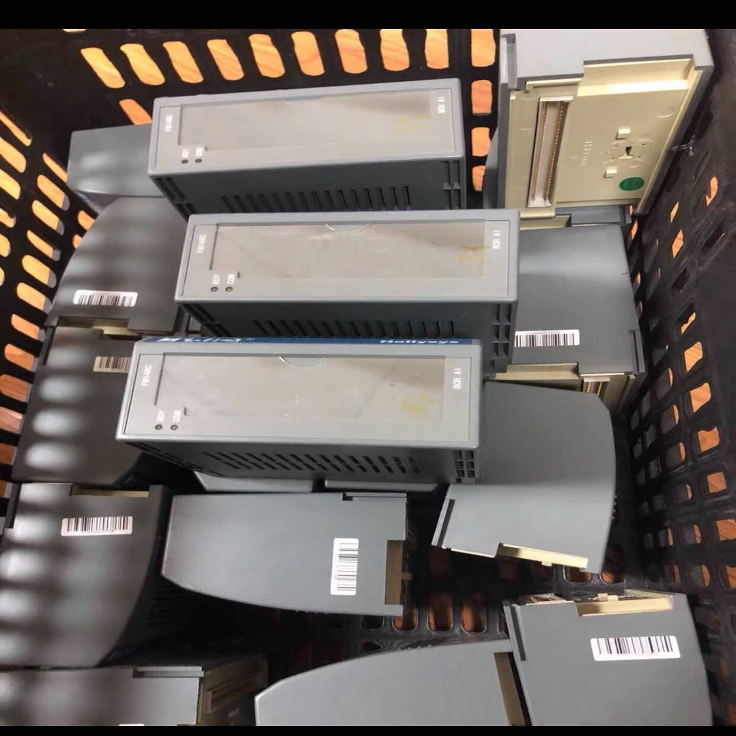 询价~和利时FM148C有21个,FM148R有23个如图,实