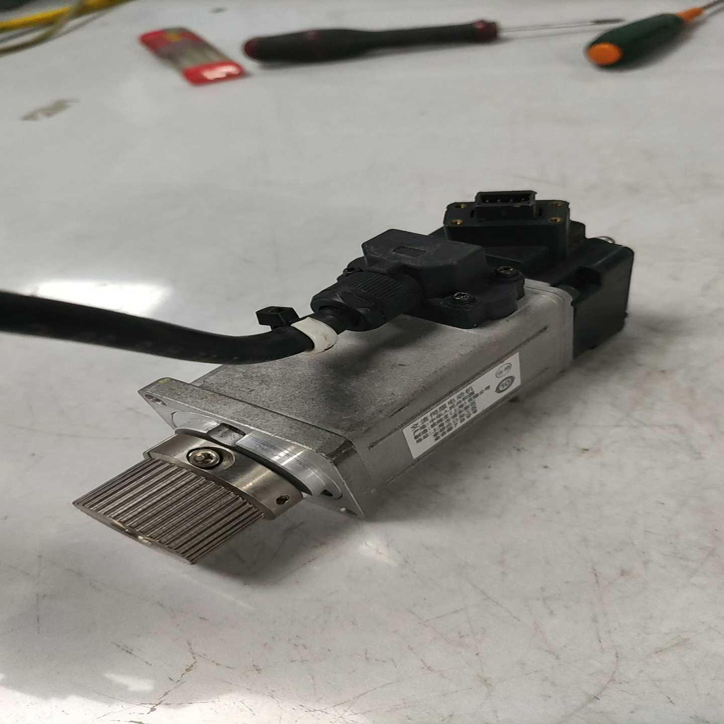 伺服电机，R88M-K10030T-S2-Z，~询价