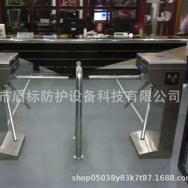 饲料厂单向出口单滚旋转闸门超市景区人行半高旋转门不锈钢限行门