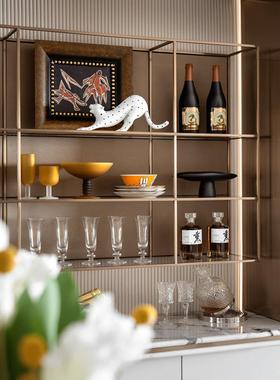 中古覆古样板间餐厅酒柜餐桌软装陈列茶具烛台花瓶醒酒器酒具组合