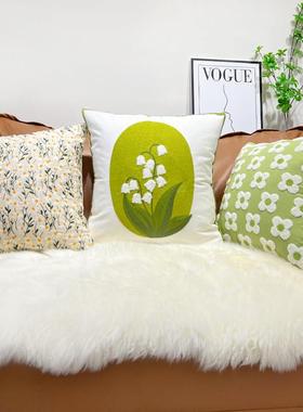 三月兮 简约绿色抱枕铃兰花图案时尚方形靠垫客厅靠枕套飘窗垫