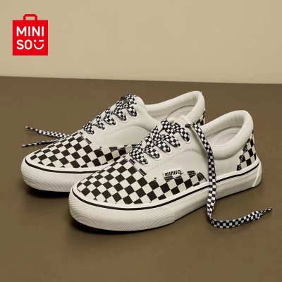 名创优品黑白棋盘格运动滑板鞋