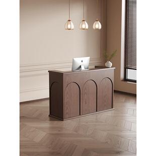 中世纪风格服装店酒吧收银员童装咖啡馆花店面包甜品店柜台前台女